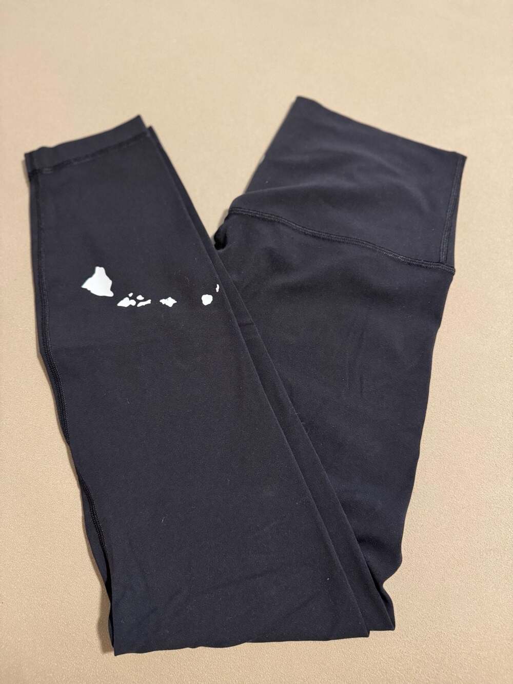 Lululemon Align High-Rise Pant with Hawaii Islands Graphic

No fading or flaws!
